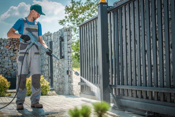 Best Fence Cleaning  in Mishicot, WI